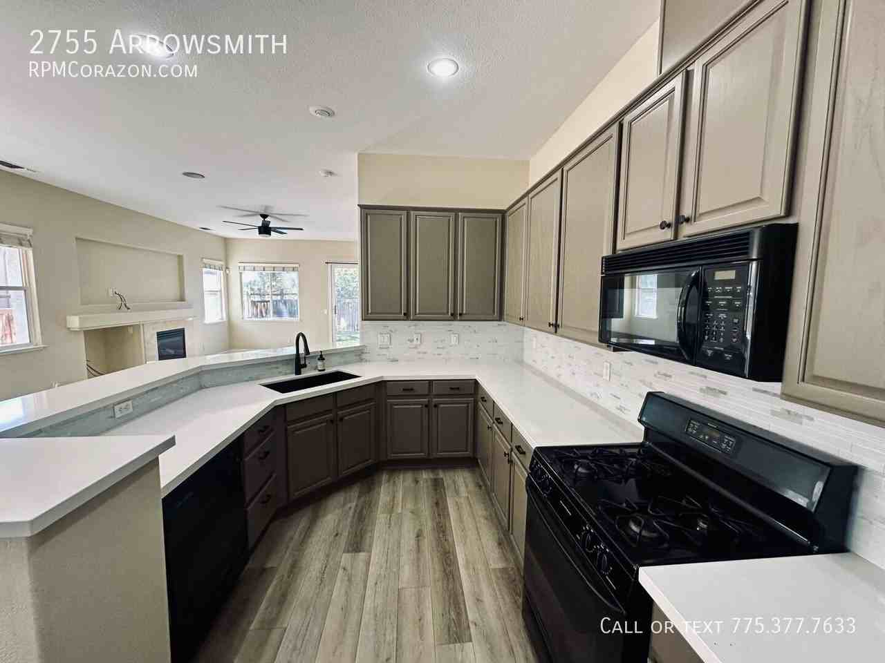 2755 Arrowsmith Dr - Photo 6 of 33