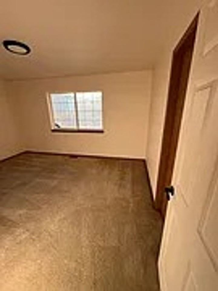 1217 S Lakeland Dr - Photo 3 of 6