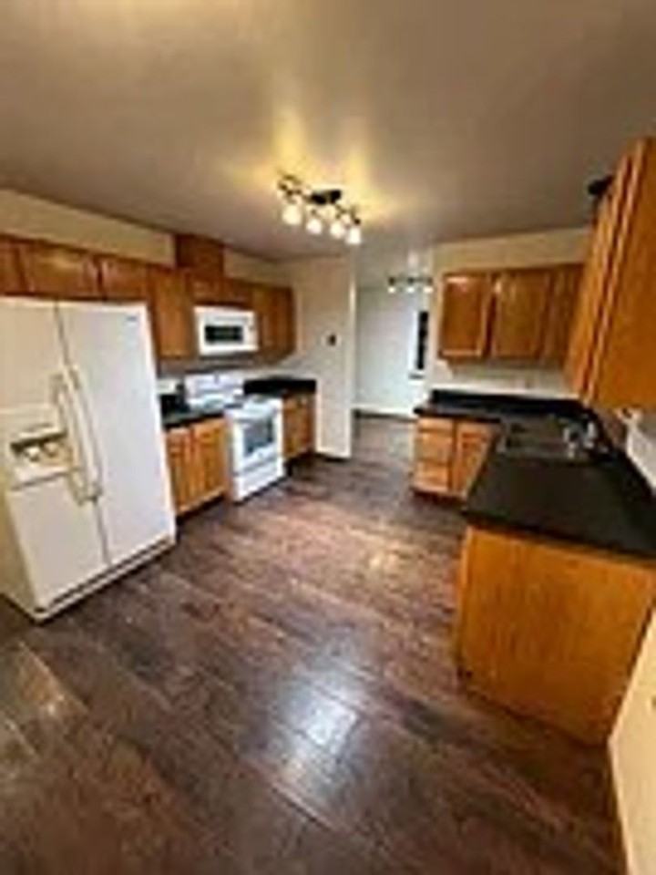 1217 S Lakeland Dr - Photo 5 of 6