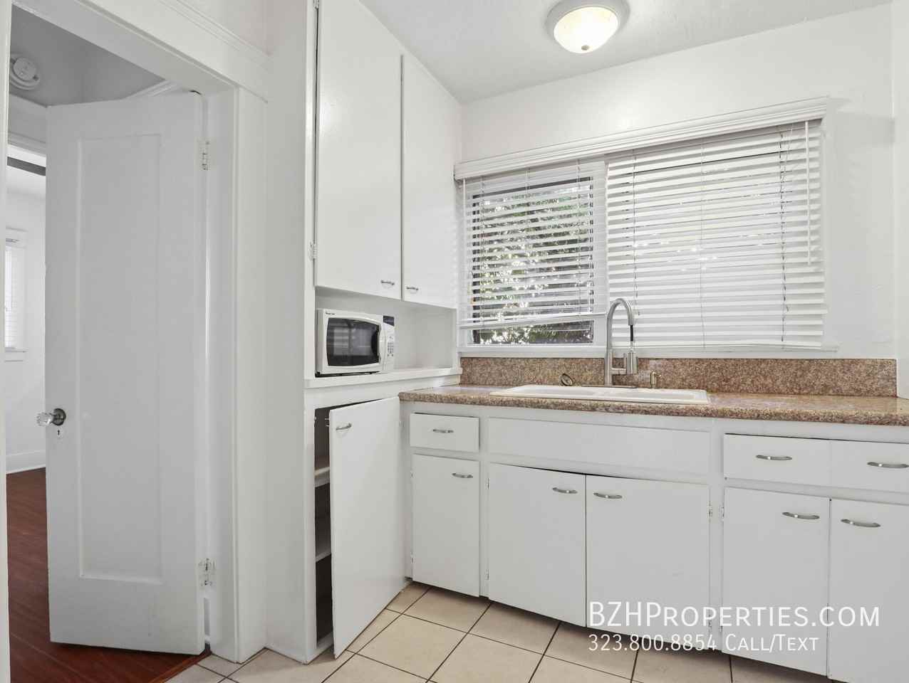 1924 N Las Palmas Ave #9 - Photo 7 of 26