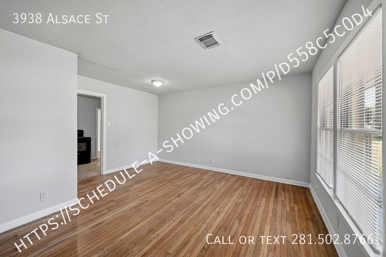3938 Alsace St - Photo 4 of 12
