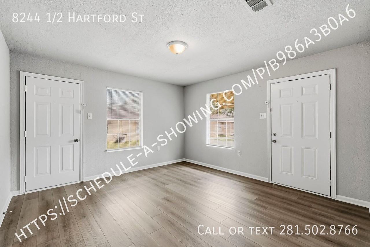 8244 1/2 Hartford St - Photo 4 of 12