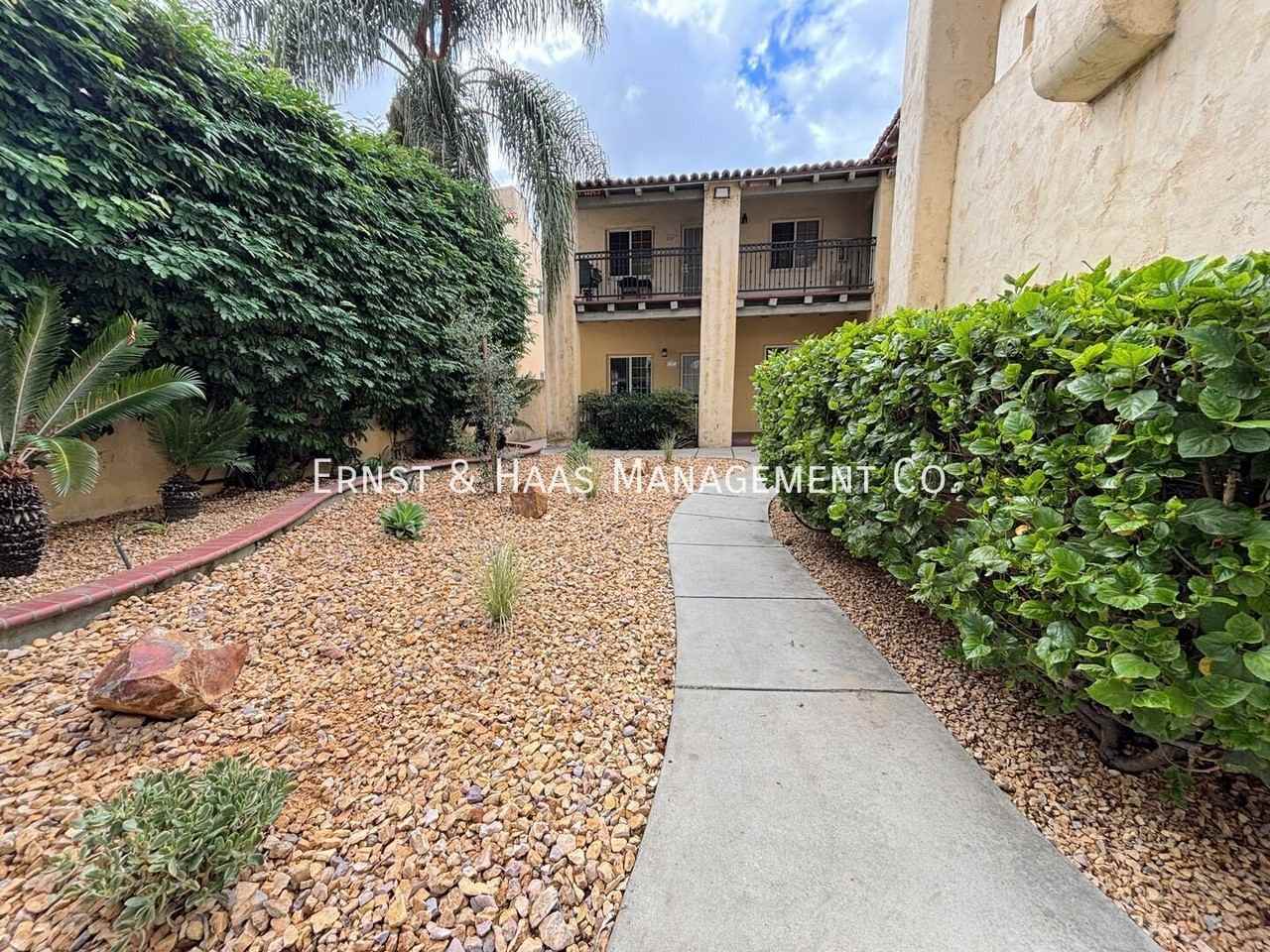 2259 Pacific Ave - Photo 2 of 17