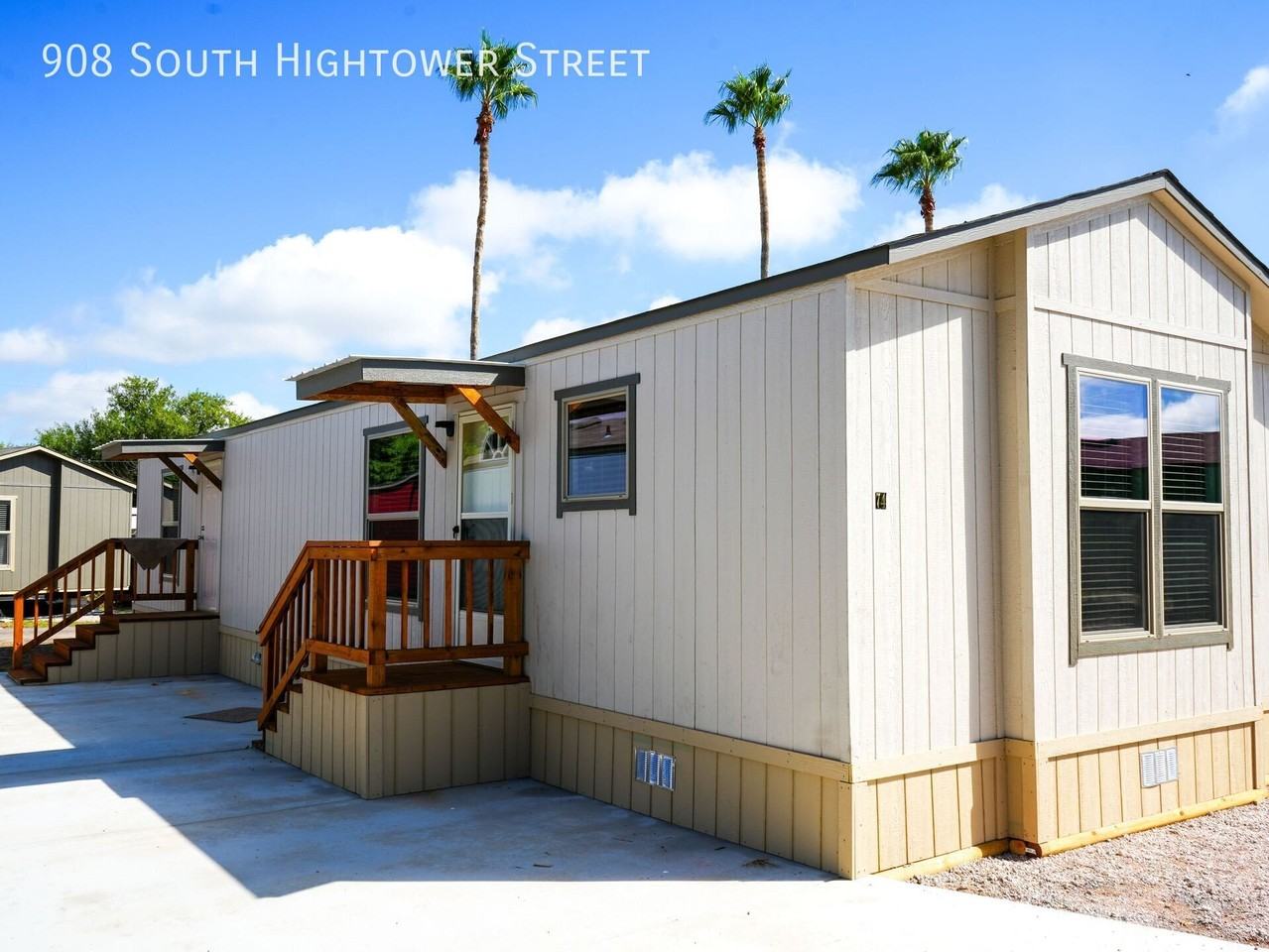 908 S Hightower St - Photo 4 of 5