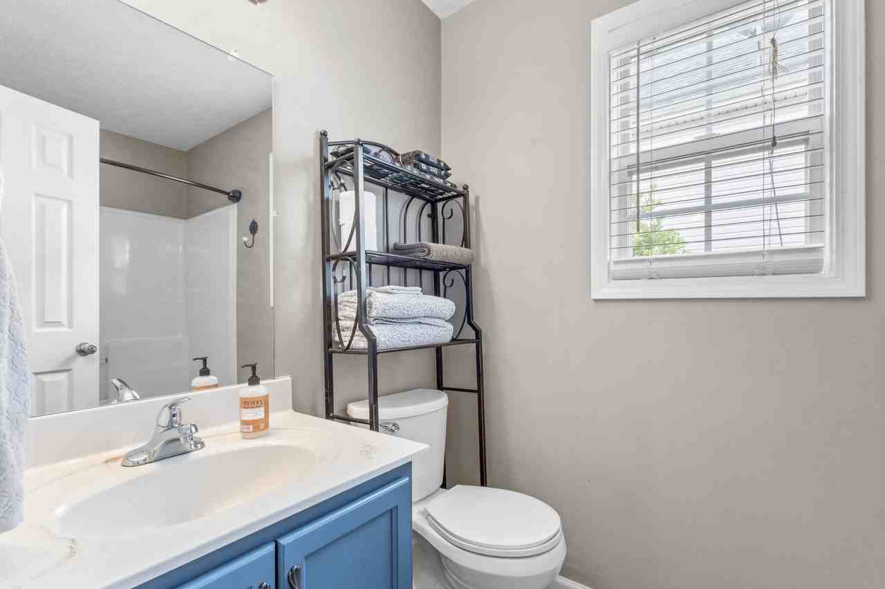 557 Oakmont Dr - Photo 2 of 34