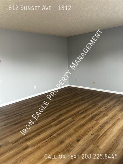 1812 Sunset Ave #1812 - Photo 6 of 11