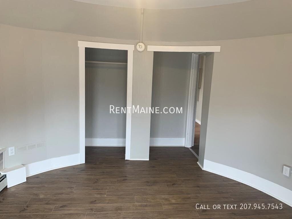 372 Hammond St #4 - Photo 3 of 19