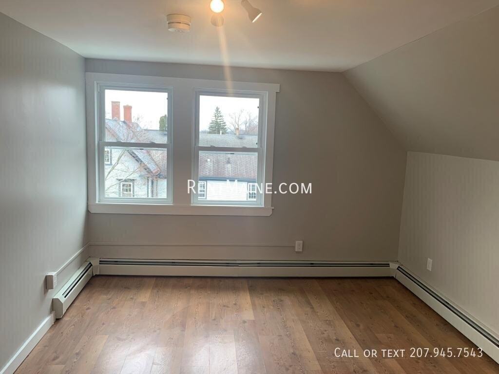 372 Hammond St #4 - Photo 6 of 19
