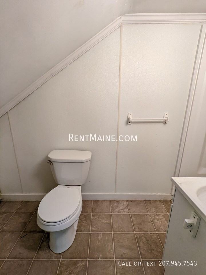 468 Union St #6 - Photo 6 of 8