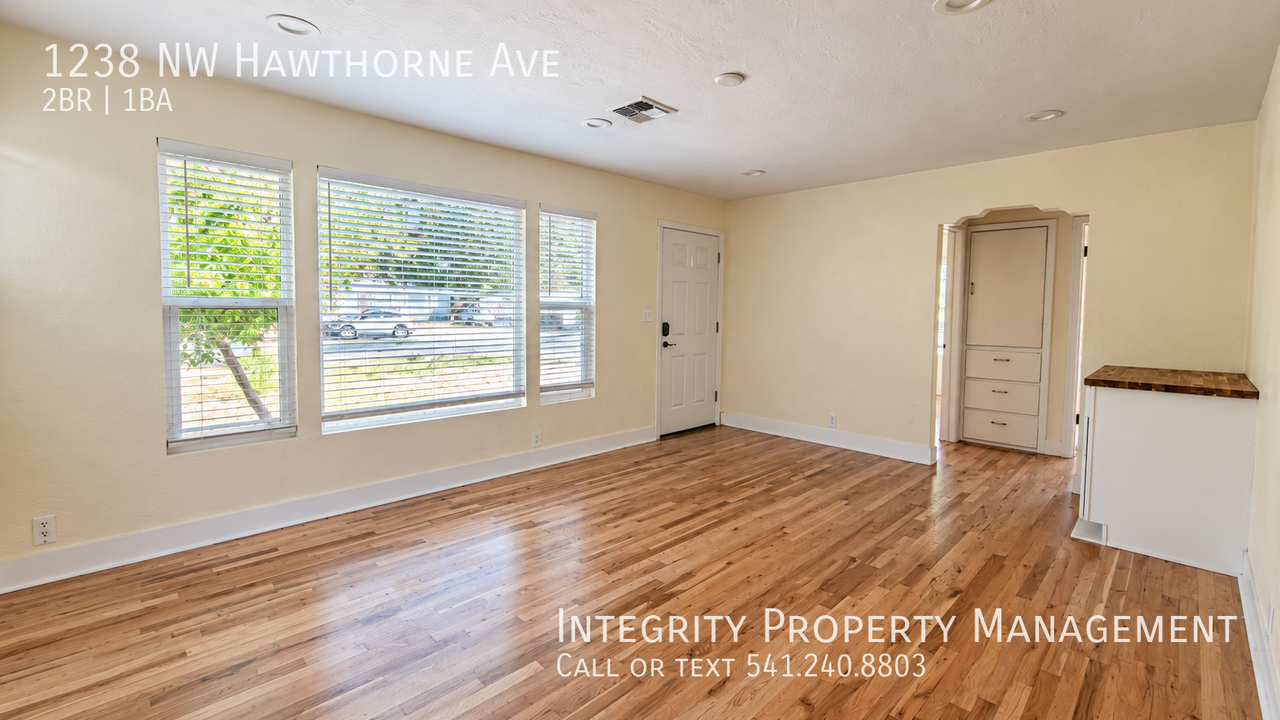 1238 Nw Hawthorne Ave - Photo 6 of 16