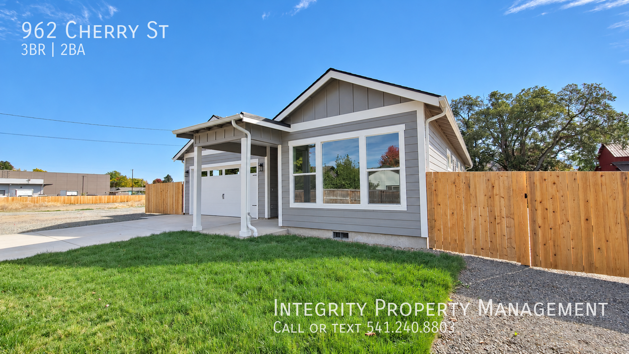 962 Cherry St - Photo 2 of 25