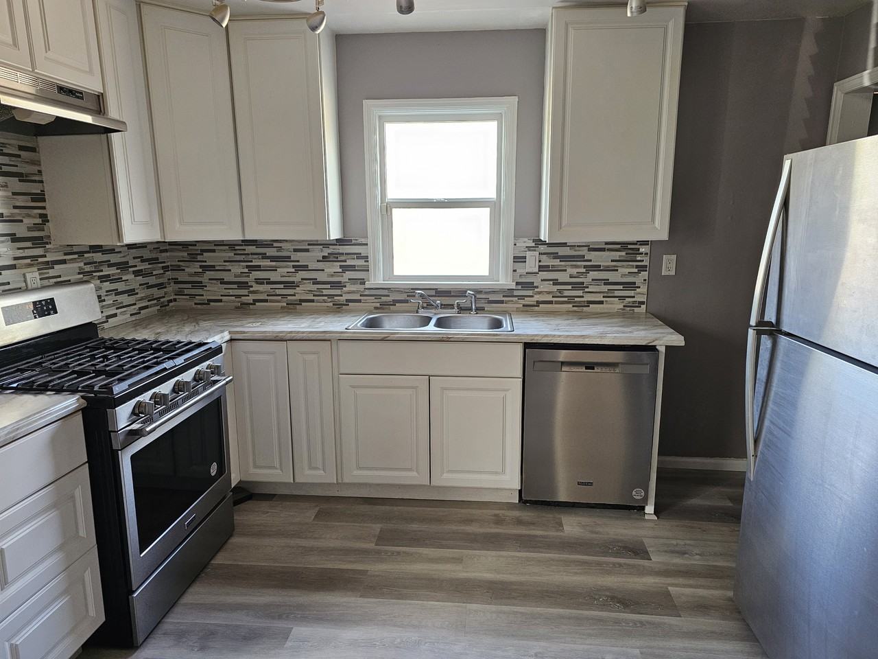 726 E Fountain Blvd #A - Photo 5 of 18