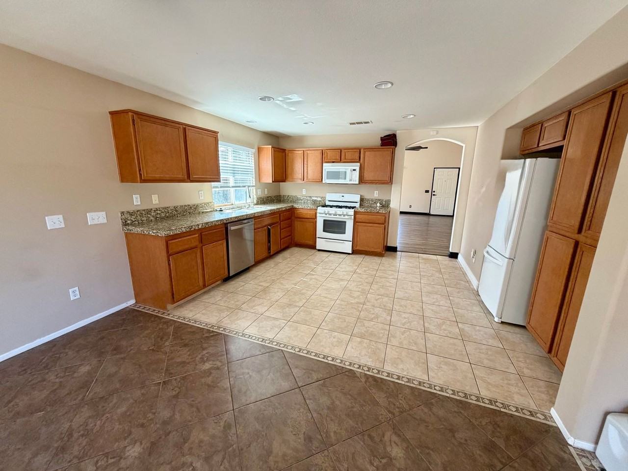 27884 Maywood Bend Dr - Photo 7 of 19