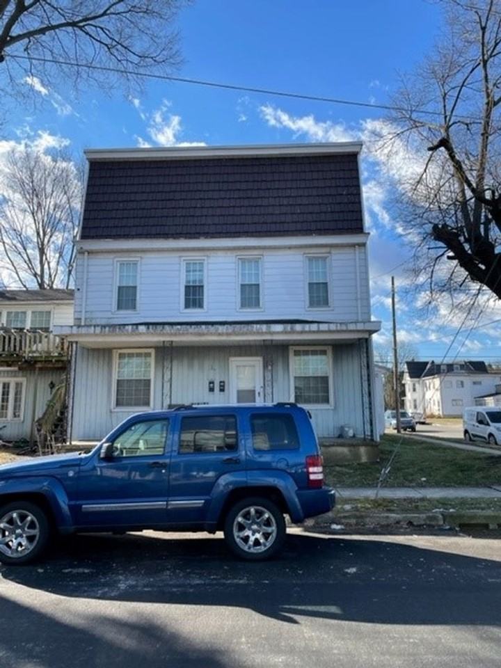 101 Umberto Ave - Photo 2 of 14