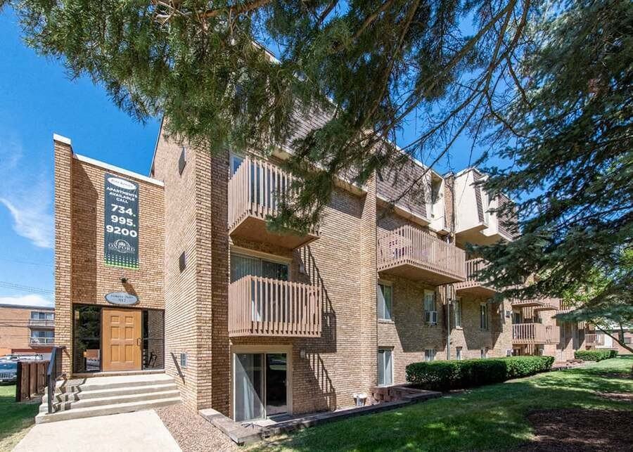 912 S Forest Ave #912-09 - Photo 4 of 27
