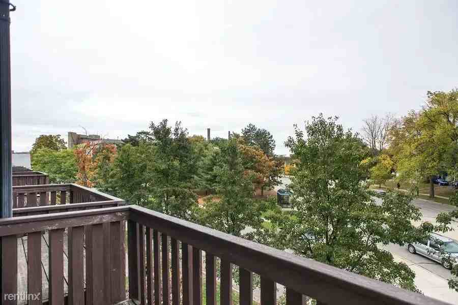 1224 Washtenaw Ct #1224-5 - Photo 2 of 5