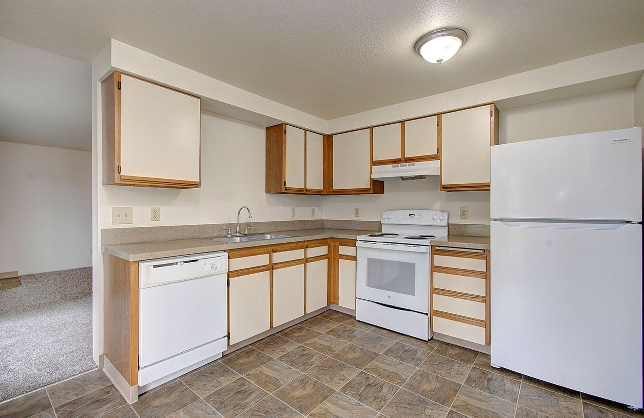 1825 Kingsley Rd #32 - Photo 4 of 15
