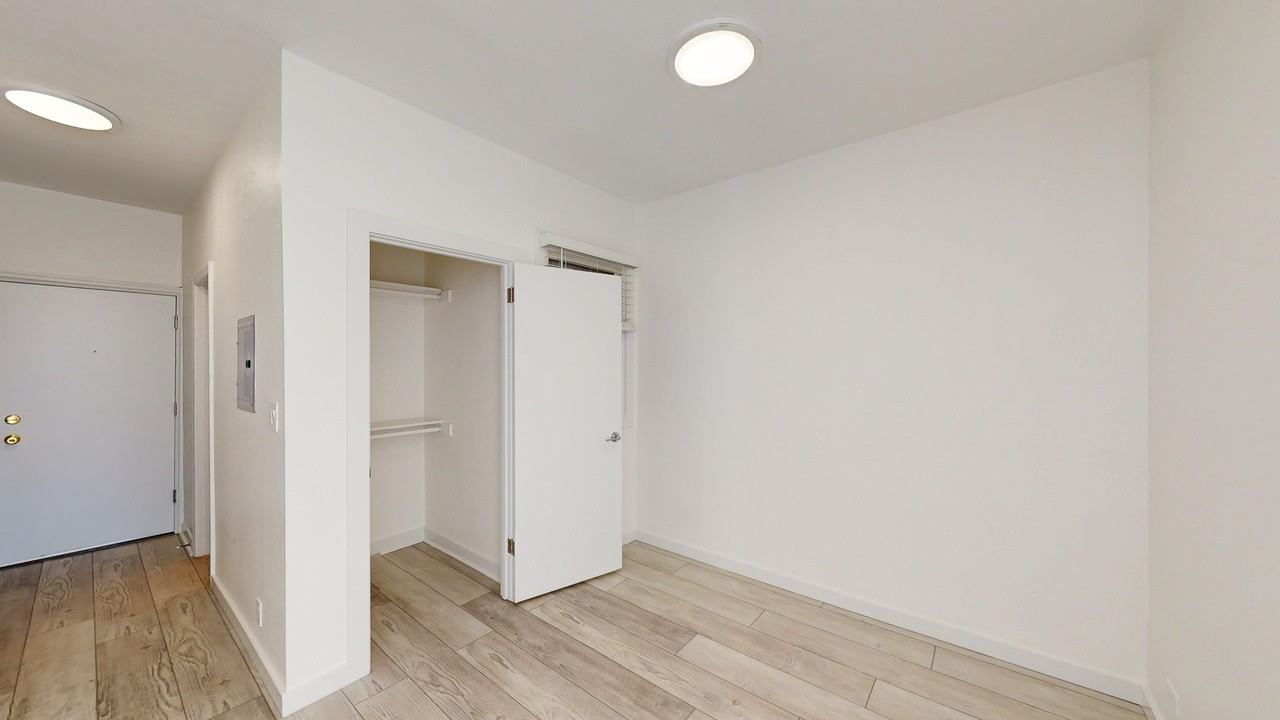 808 Eddy St #603 - Photo 7 of 14