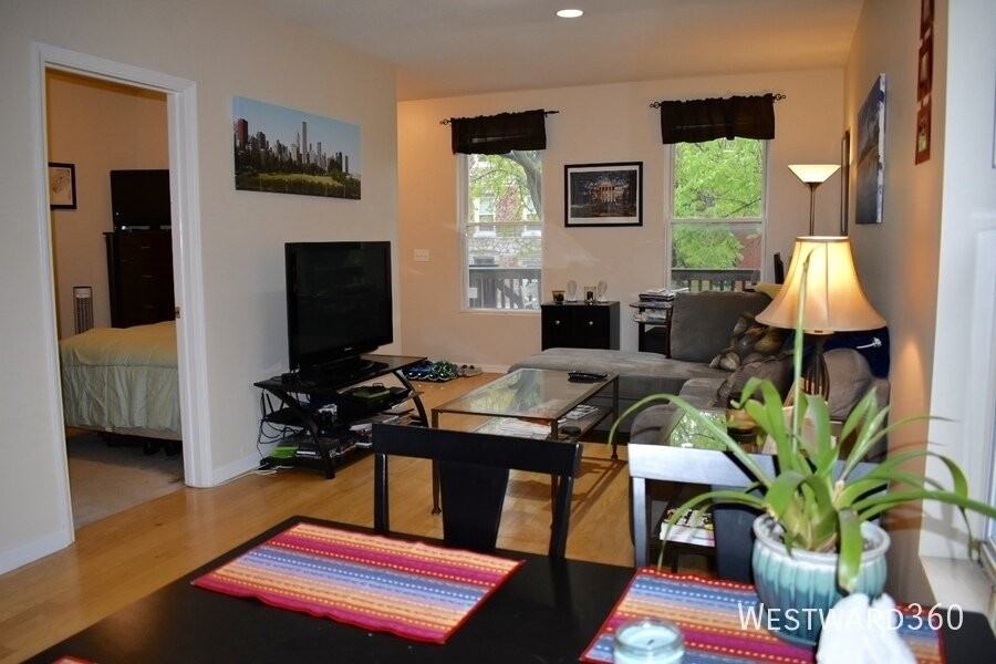 1756 W Crystal St #2F - Photo 2 of 12