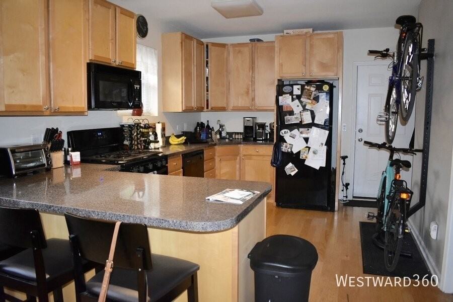 1756 W Crystal St #2F - Photo 4 of 12