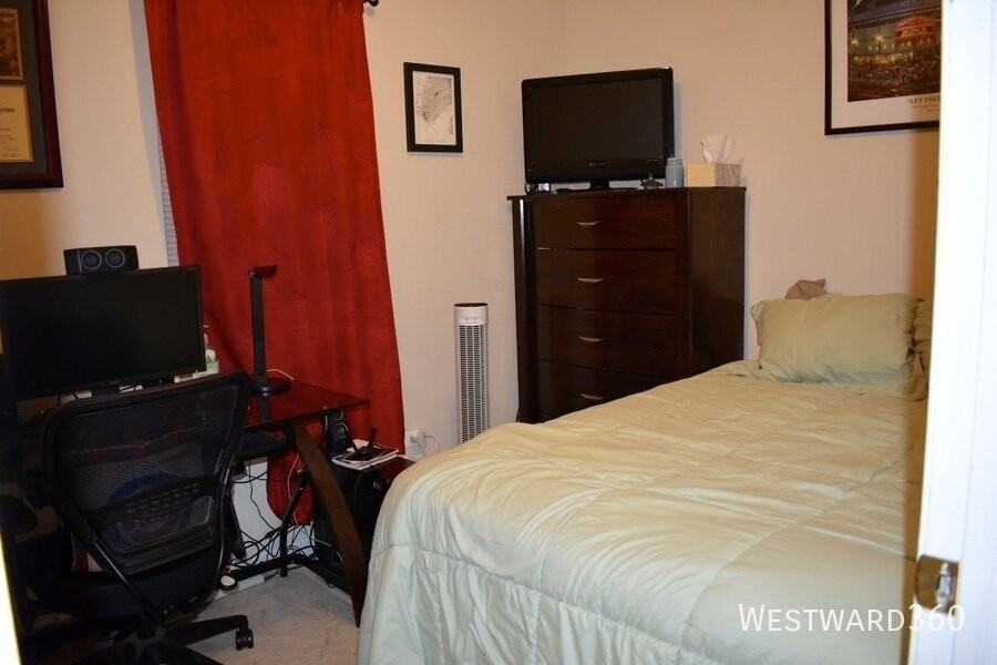 1756 W Crystal St #2F - Photo 6 of 12