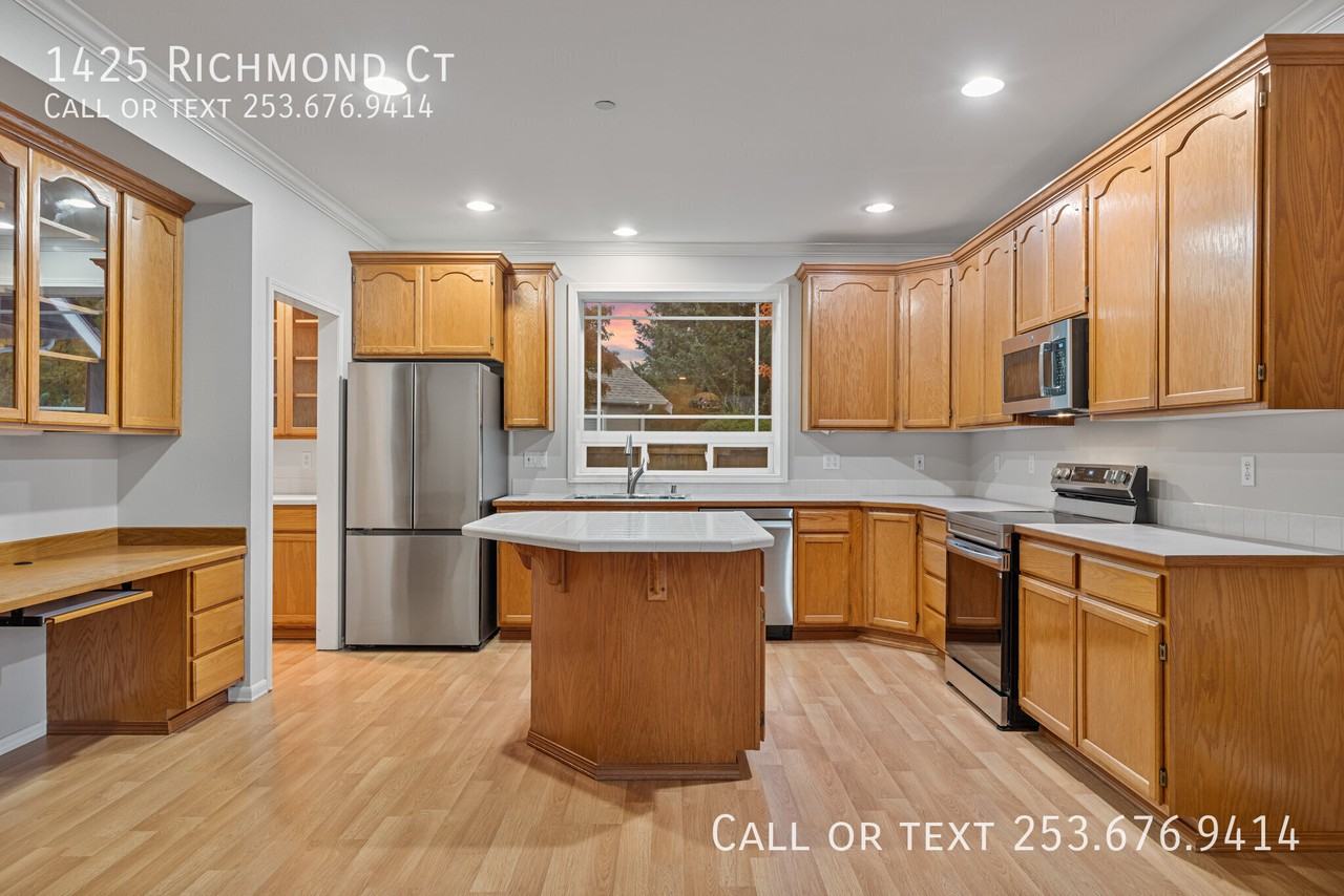 1425 Richmond Ct - Photo 3 of 29