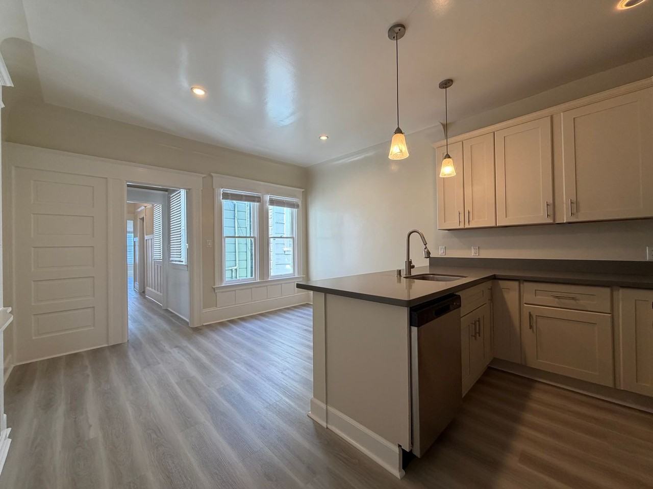 571F Minna St - Photo 2 of 14