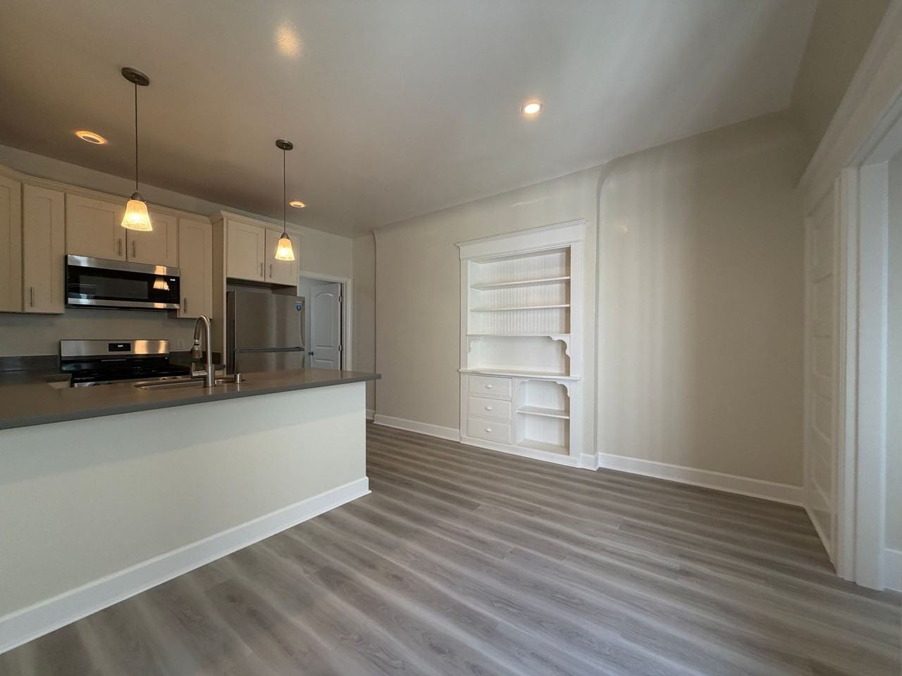 571F Minna St - Photo 3 of 14