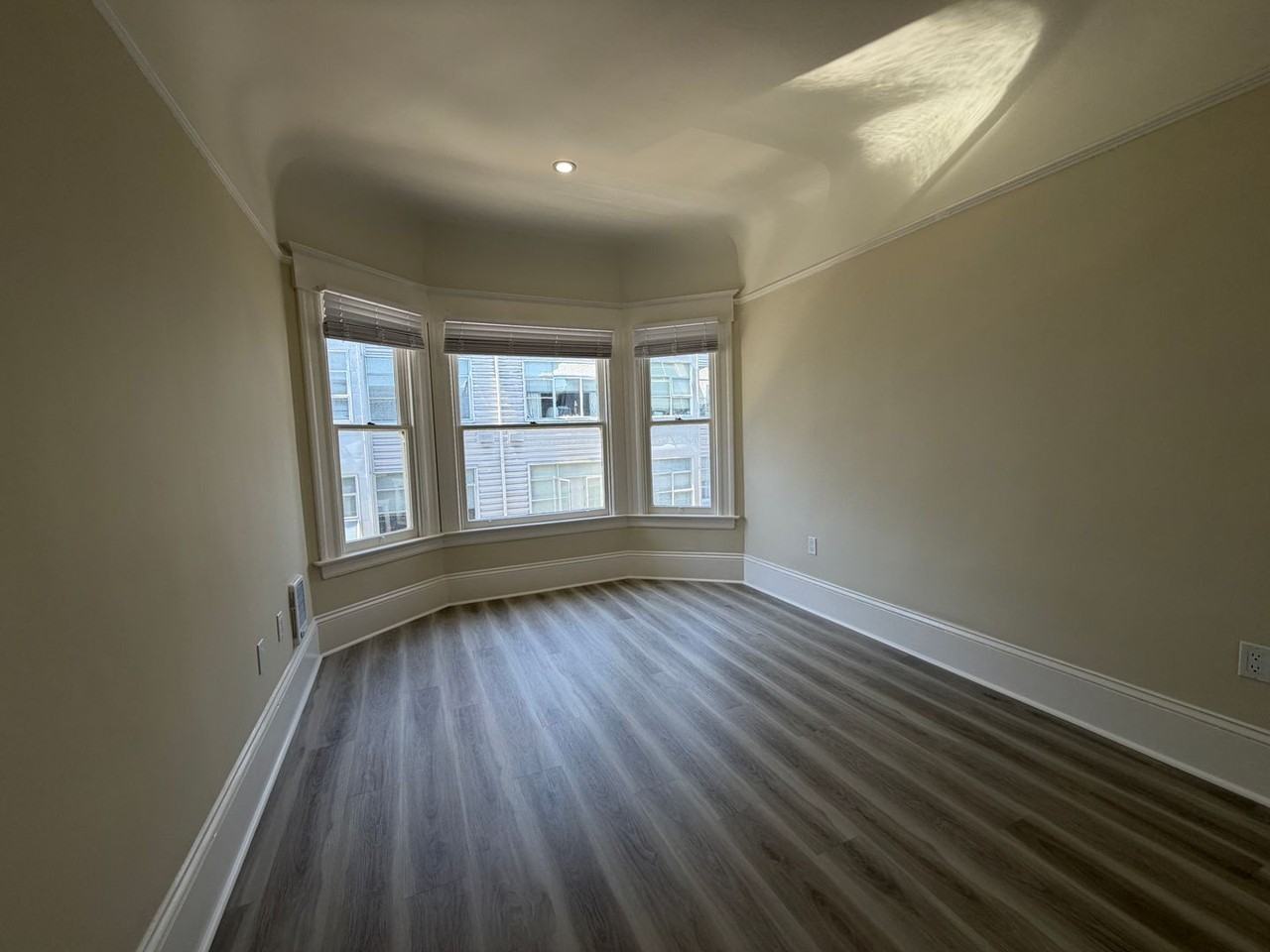 571F Minna St - Photo 7 of 14