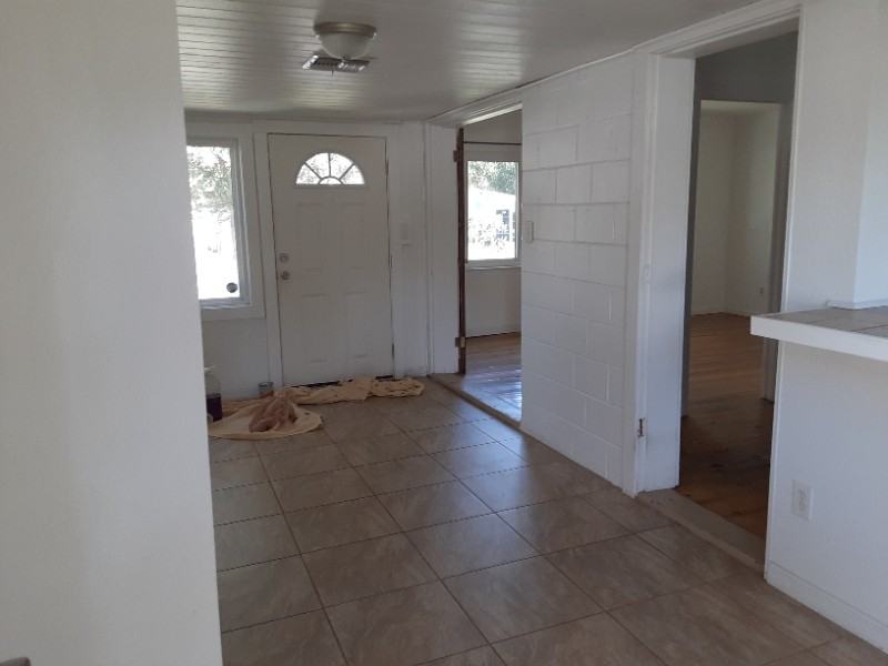 322 W Newell St - Photo 3 of 32
