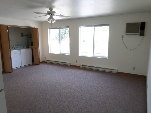 560 Main St #3 - Photo 3 of 24