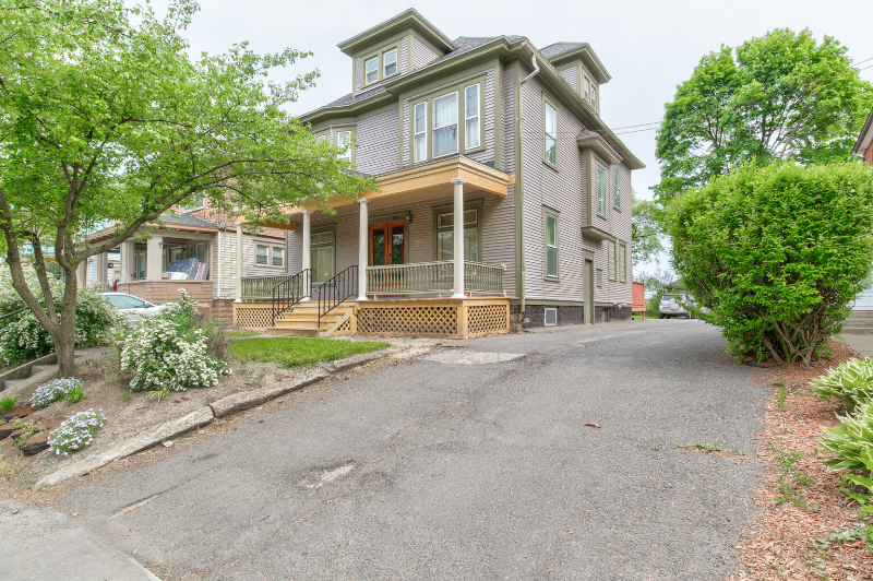 1132 Bellevue Ave - Photo 2 of 26