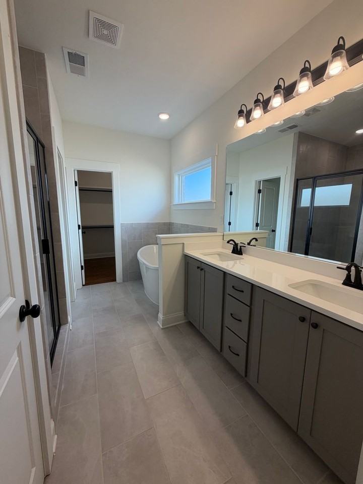 7292 Crosswinds Blvd - Photo 4 of 19