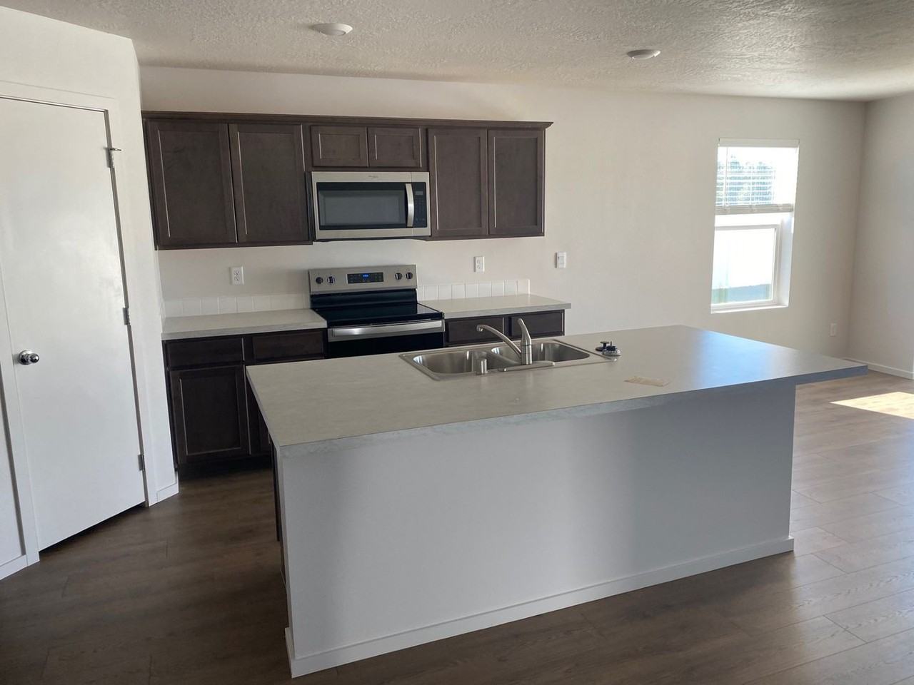 112 S Pippin Ave - Photo 2 of 8