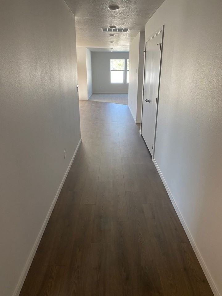 112 S Pippin Ave - Photo 7 of 8