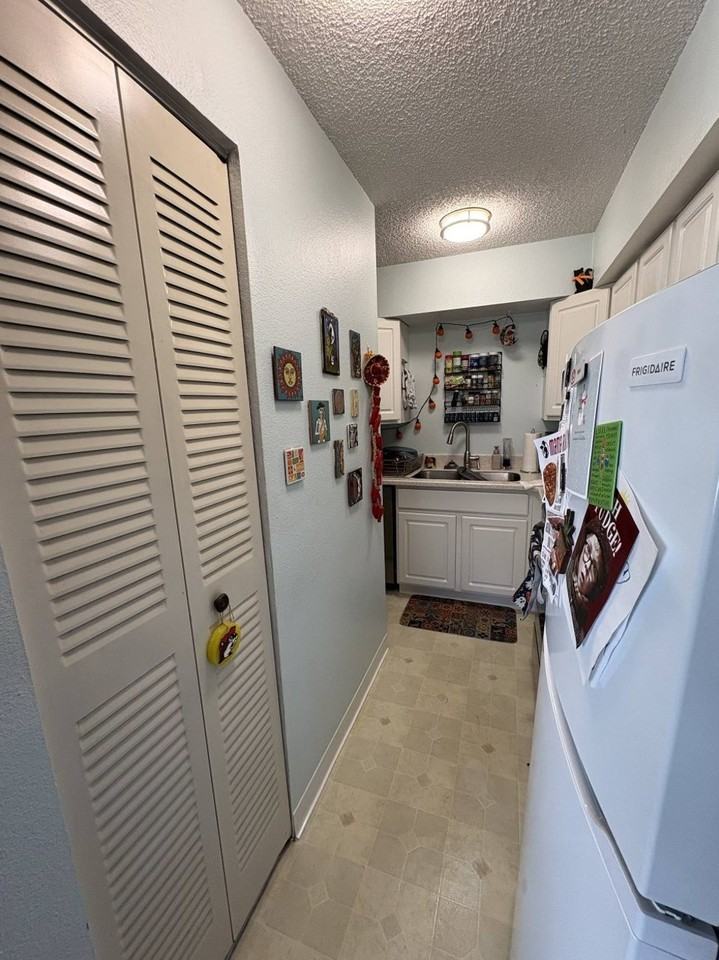 1705 Heatheridge Rd #G203 - Photo 3 of 8