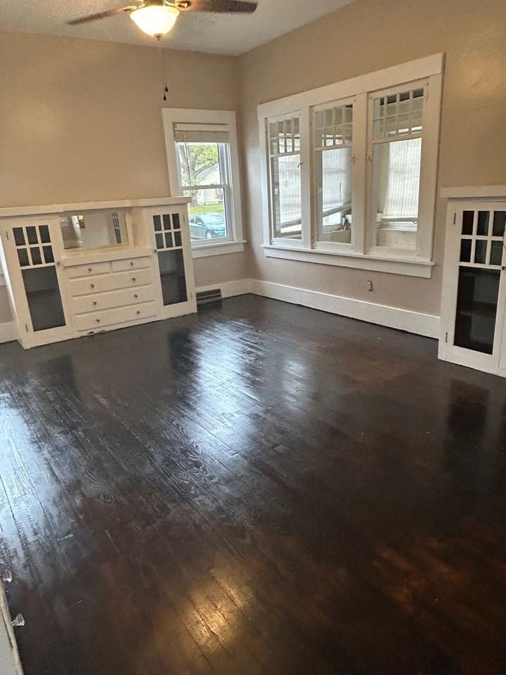 2721 15th St - Photo 4 of 17