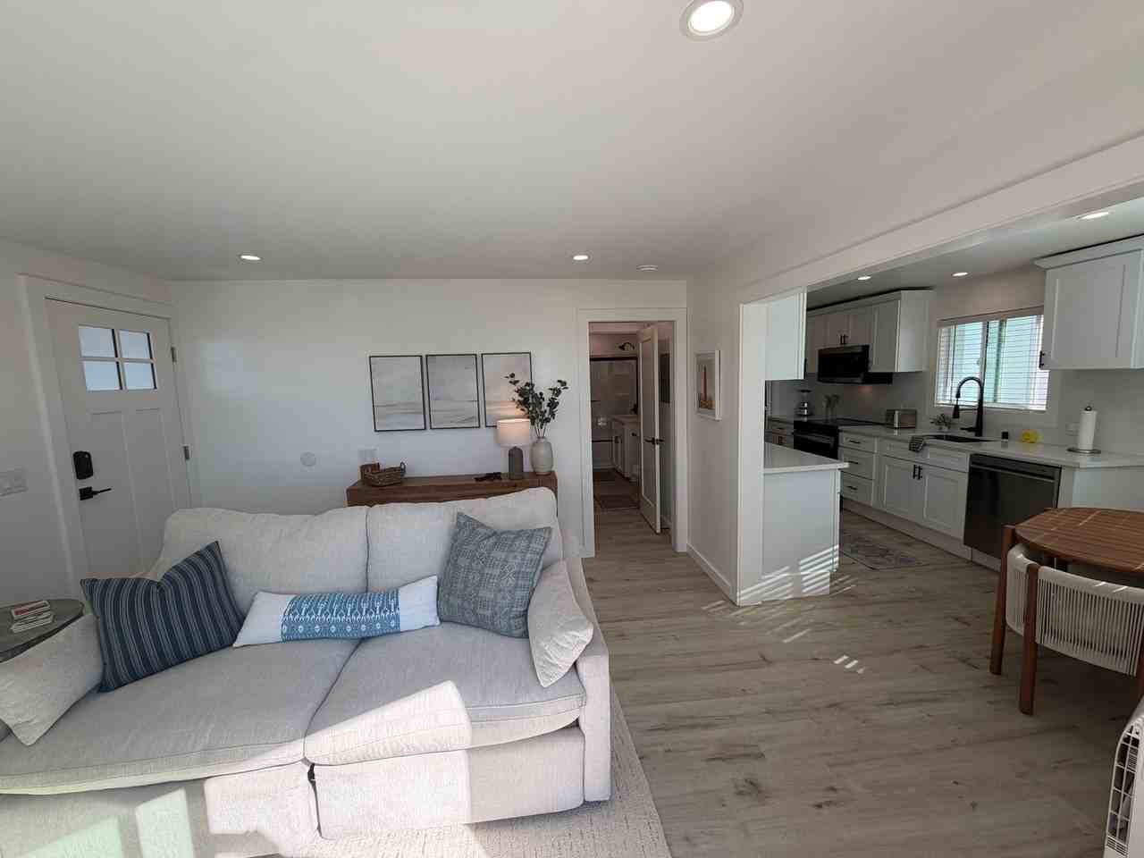 115 Capistrano Ln - Photo 3 of 12