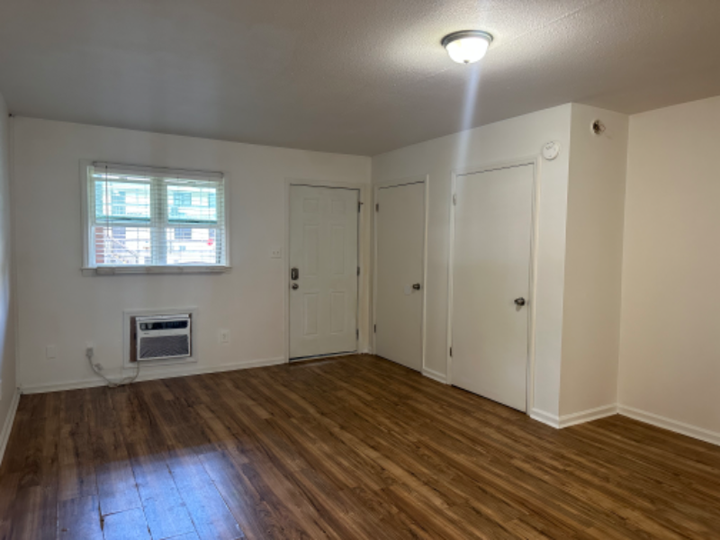 1923 Norwood St Sw #305 - Photo 3 of 35