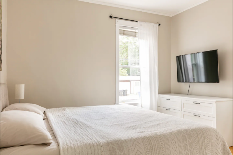 722 Seward St #1 - Photo 3 of 12