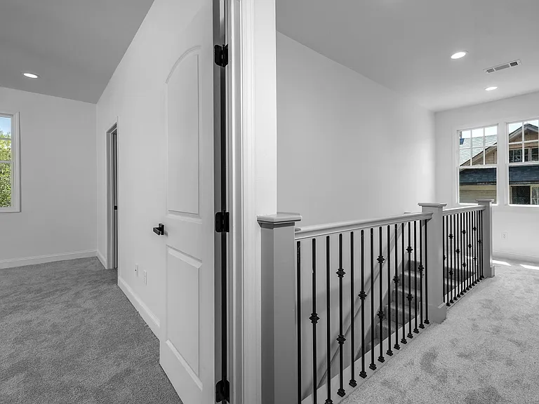 2311 Louisiana St - Photo 5 of 9