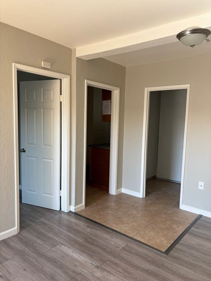 2555 Foothill Blvd #304 - Photo 3 of 7