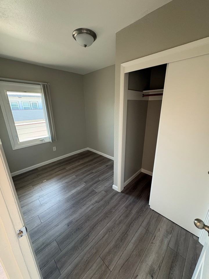 2555 Foothill Blvd #304 - Photo 4 of 7