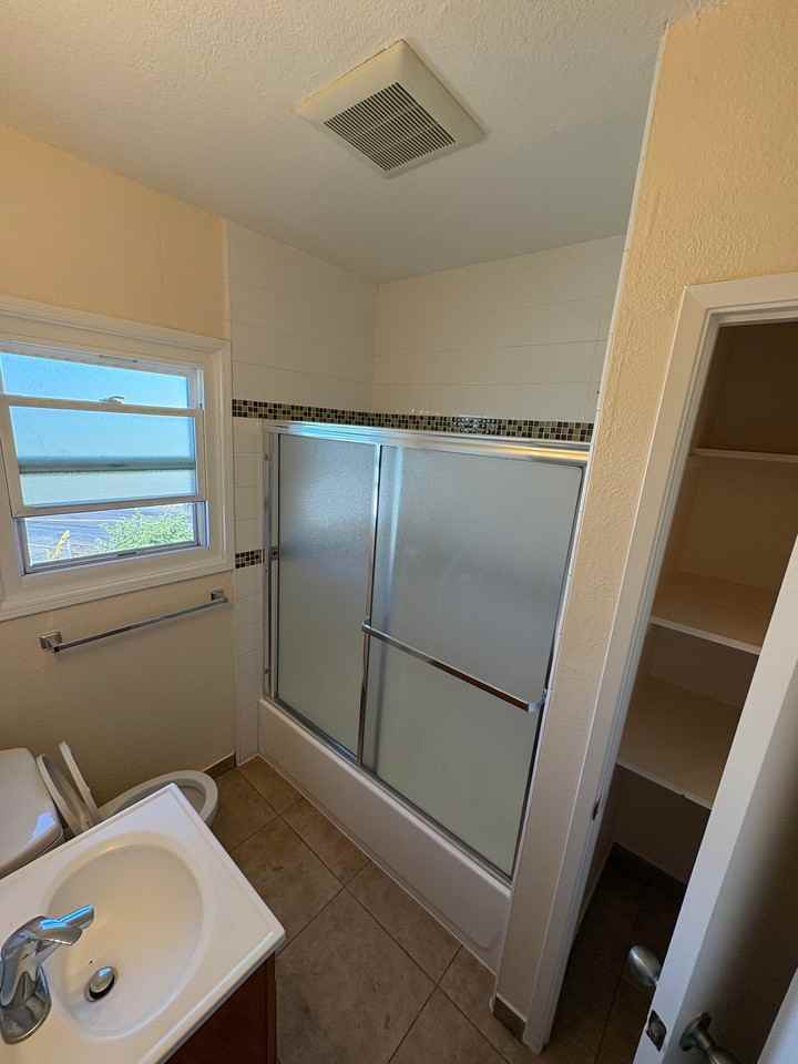 2555 Foothill Blvd #304 - Photo 7 of 7