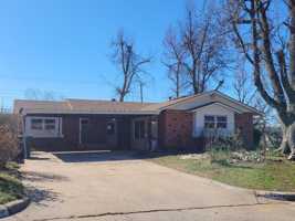 featured image of 1208 W Peebly Dr