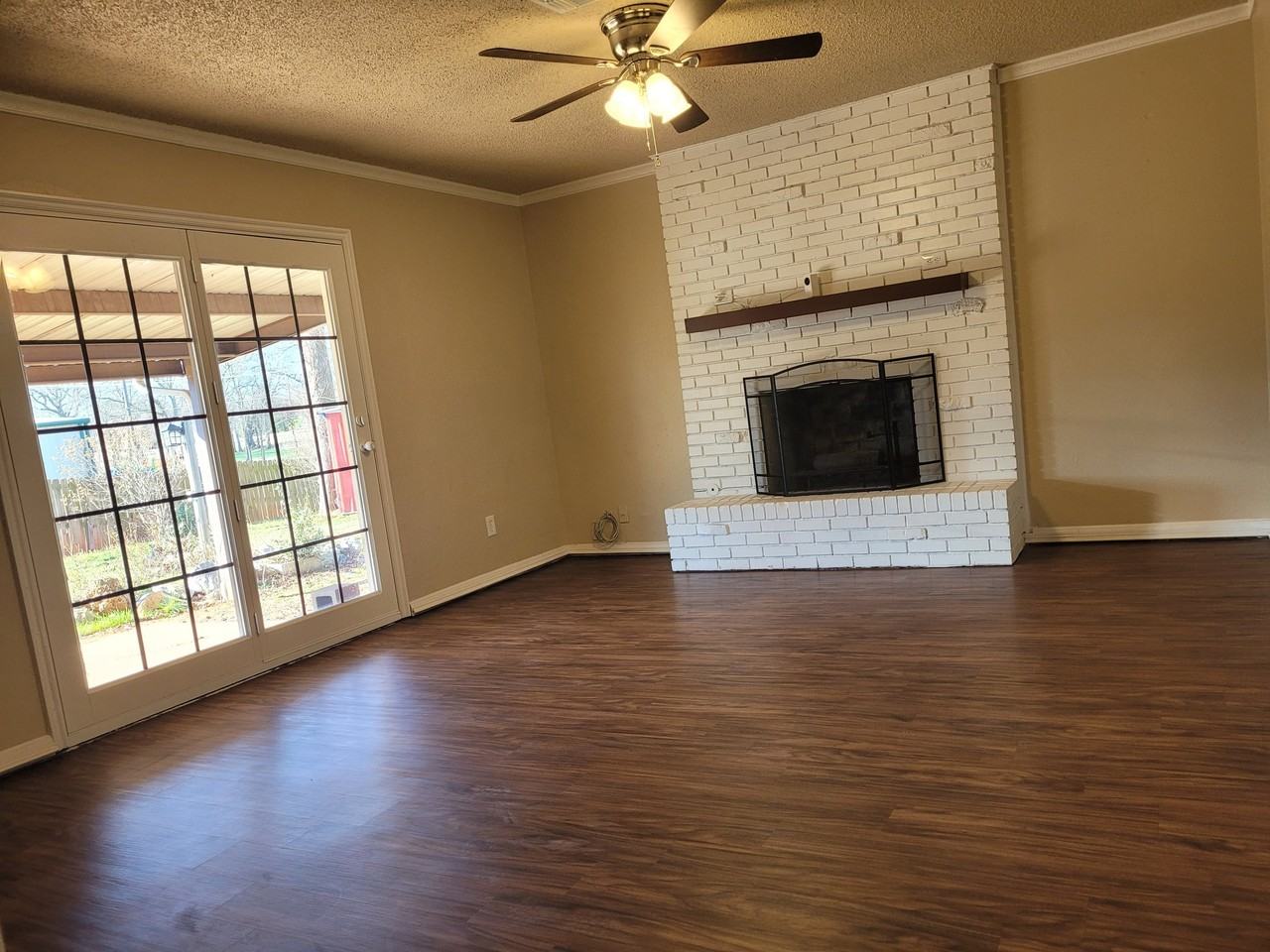 1208 W Peebly Dr - Photo 2 of 14
