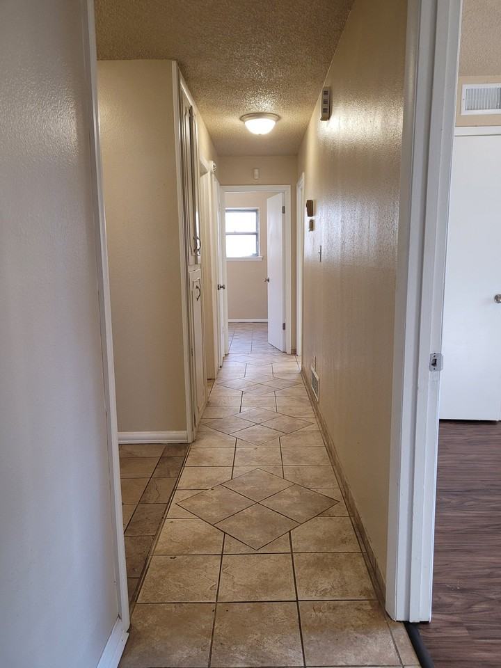 1208 W Peebly Dr - Photo 6 of 14