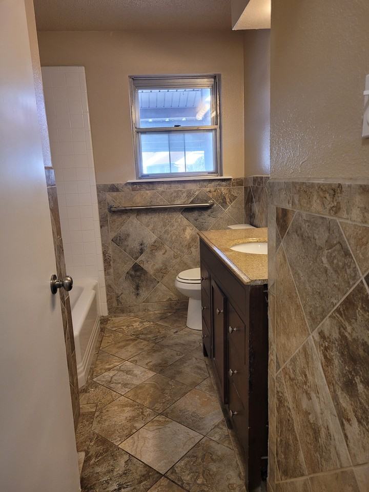 1208 W Peebly Dr - Photo 7 of 14