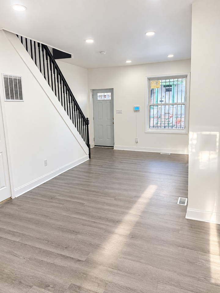 1835 N Newkirk St - Photo 3 of 25
