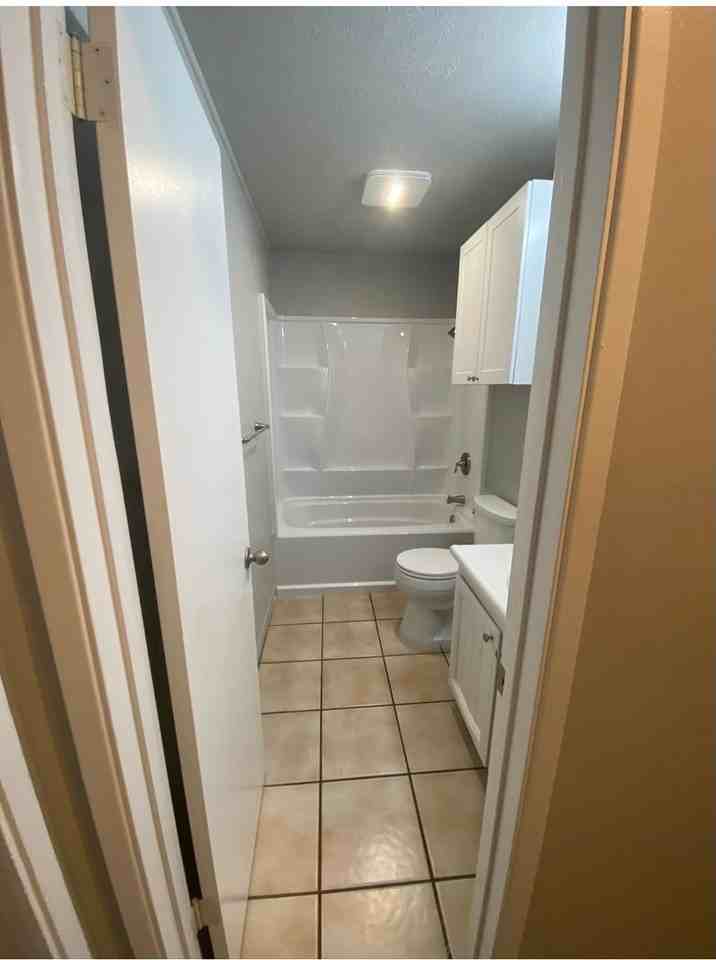 2136 Konou Pl #101 - Photo 6 of 8